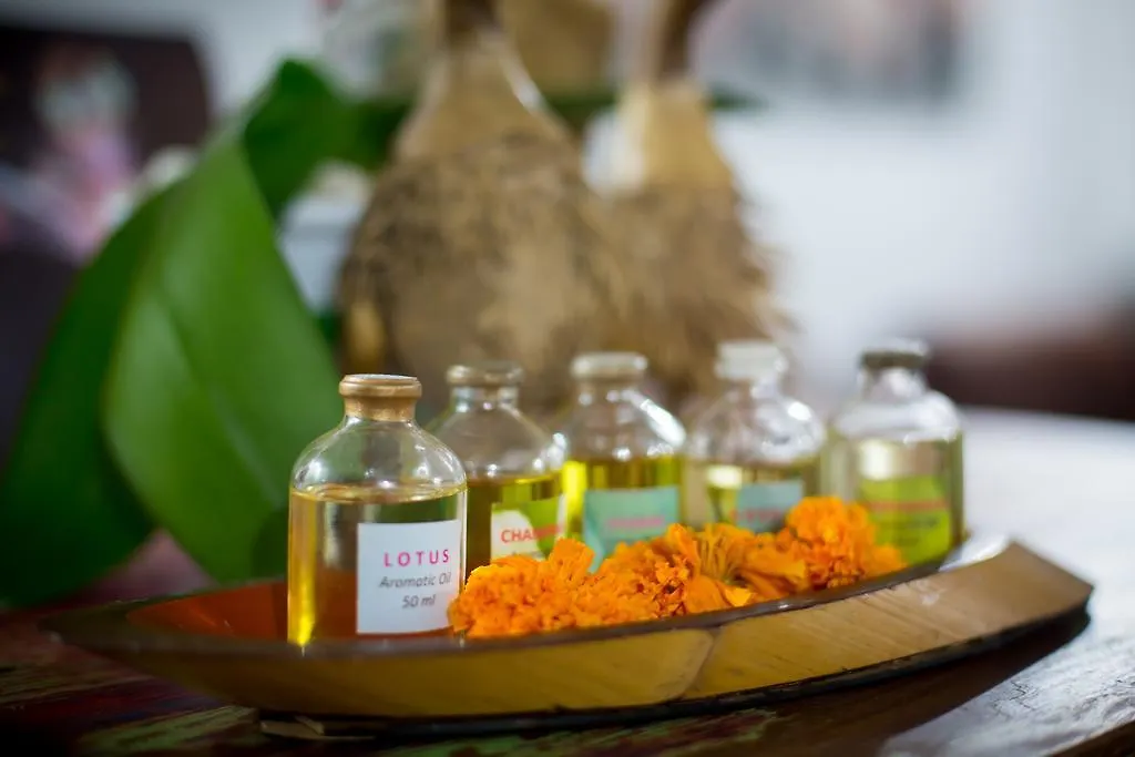 *** Guest house Bening House Batubelig Hotel Seminyak  Indonesia