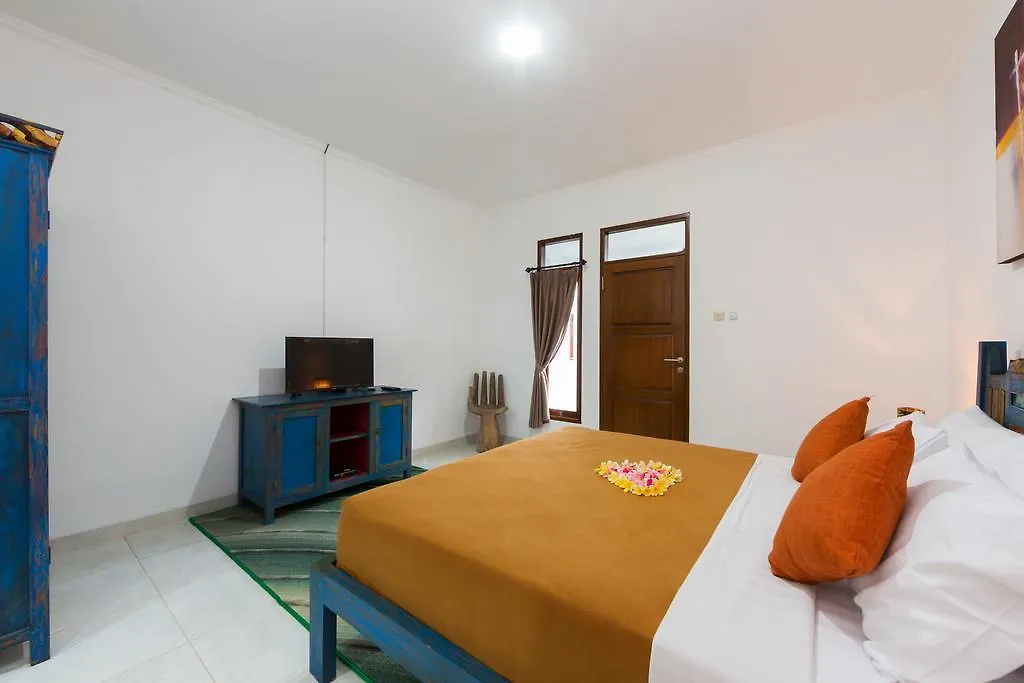 塞米亚克 Bening House Batubelig酒店 印尼