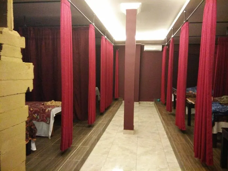 塞米亚克 Bening House Batubelig酒店 3*,